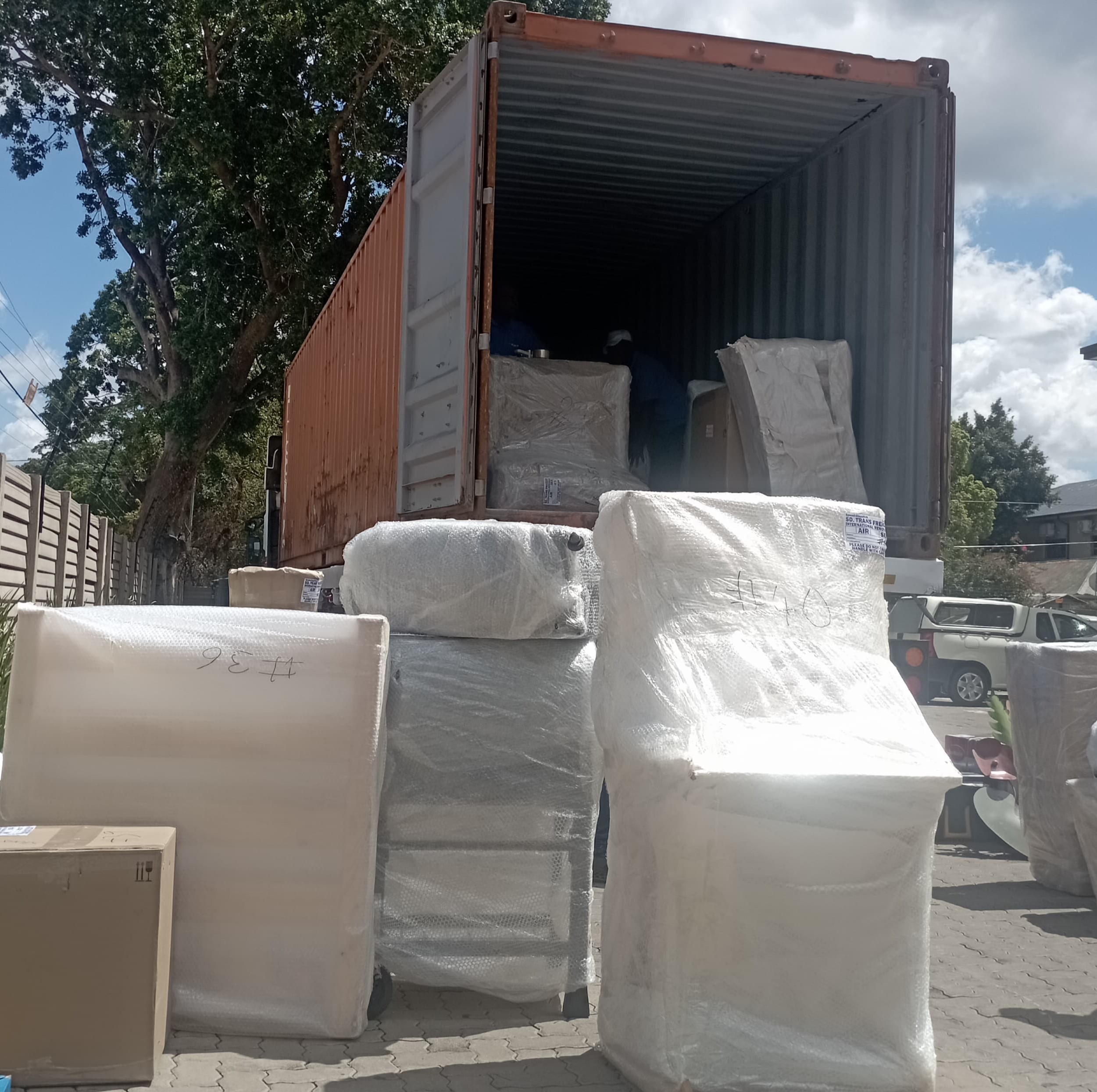 Packing and Loading Container